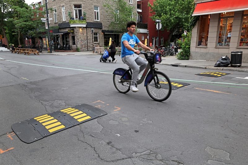 Avenue du mont royal | les dos d’âne accidentogènes ont été retirés