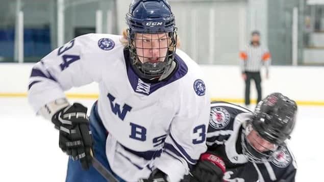Le « plus grand hockeyeur du monde » repêché par une équipe canadienne