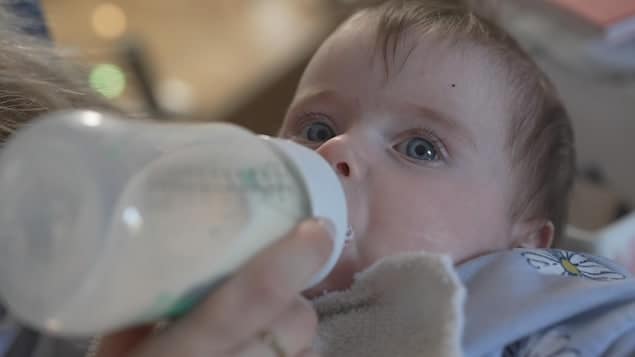 Préparations pour nourrissons : prix à la hausse et marketing trompeur