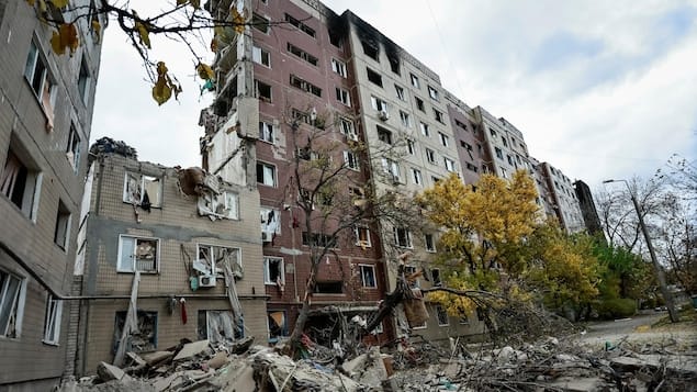 Ukraine : six morts dans une attaque russe, kiev frappe un port sur la mer noire