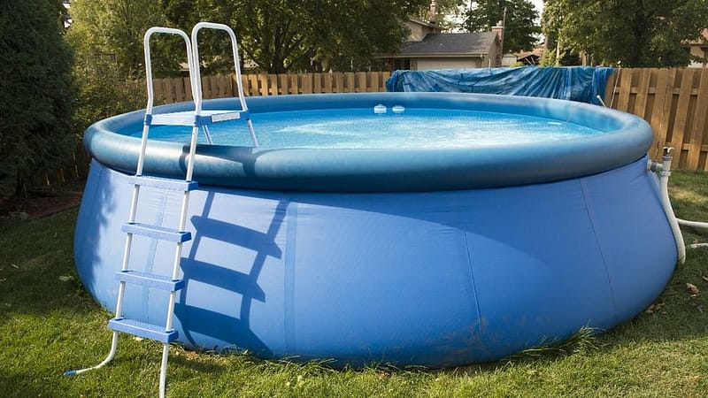 Quebec's pool laws just changed again & the $1,000 fine deadline is moving