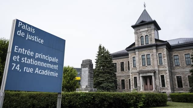 Fillette disparue à coteau du lac : la mère maintenant accusée de négligence criminelle
