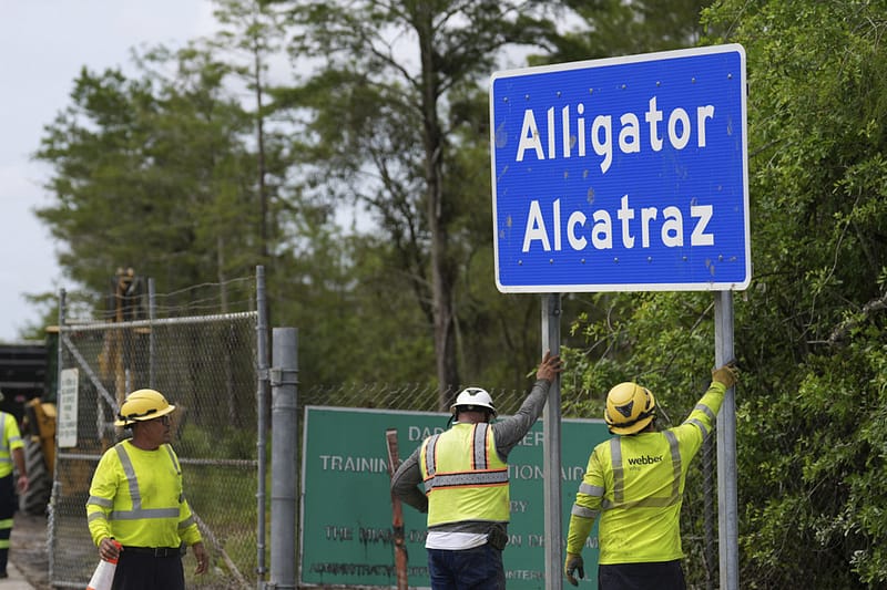 Centre de détention pour migrants | l’« alcatraz des alligators » reçoit ses premiers détenus