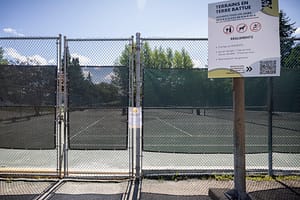 Amiante dans la terre battue | les fermetures de terrains de tennis se multiplient