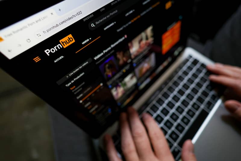Pornhub réclame 100 millions à son assureur
