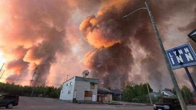 Manitoba : les habitants de lynn lake doivent à nouveau évacuer en raison des feux