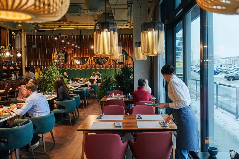 « no shows » au resto: des frais imposés dès ce mois ci si tu n'annules pas ta réservation