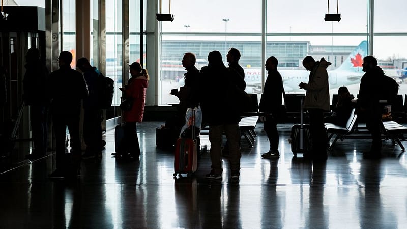 Alerte à la bombe : les opérations à montréal trudeau et 5 autres aéroports reprennent