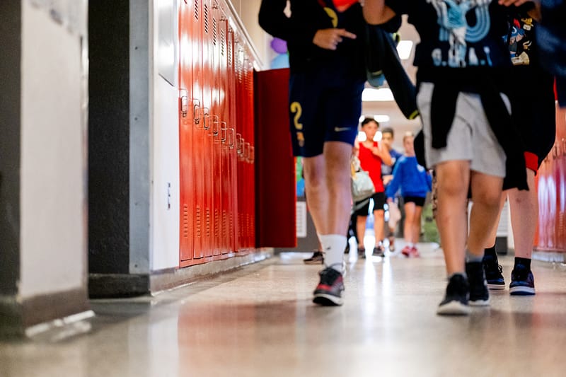 Compressions en éducation | le parascolaire en péril ?