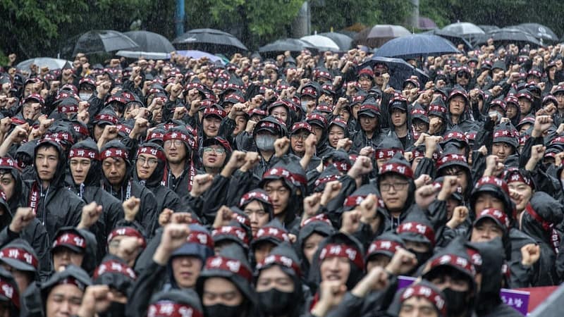 Samsung Workers In South Korea Begin 3 Day Strike — Labor Union Striking For First Time In Samsung's History