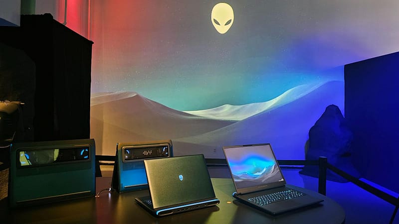 New Alienware Area 51 Laptops Have A Gorilla Glass Window, Color Shiting Paint Job