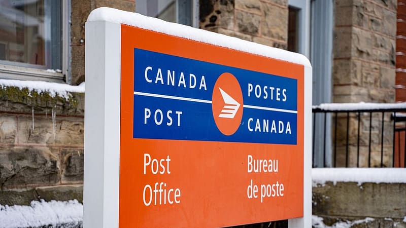 Canada Post Jobs Pay Up To $23 An Hour And You Don't Need A College Or University Degree