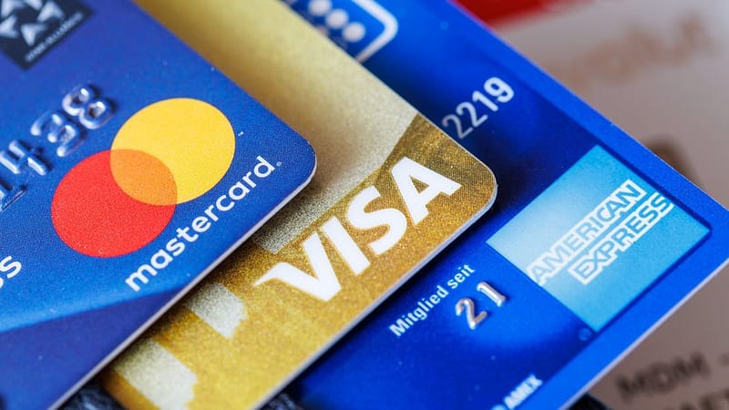 These Are Canada's Best Credit Cards For Students In 2025 And The Perks You Can Get