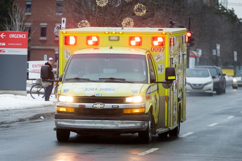 Lachine | Une Piétonne Entre La Vie Et La Mort Après Avoir été Frappée Par Un Semi Remorque