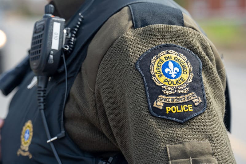 Hérouxville | La Sq Effectue Des Perquisitions Dans Un Local Des Hells Angels