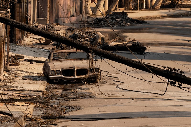 Incendies Dans La Région De Los angeles | Les Fils électriques Ont Ils Contribué à La Dévastation ?