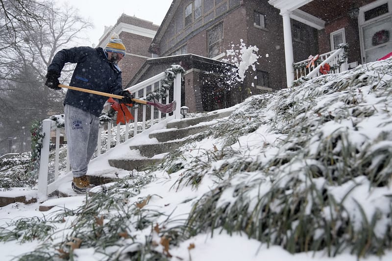 Le Centre Du Pays Touché Par Une Importante Tempête Hivernale