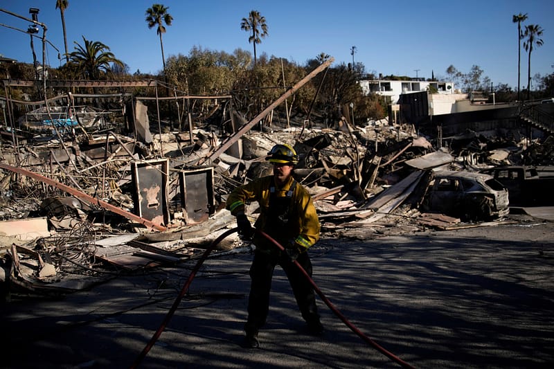 Incendies Dans La Région De Los angeles | « tous Les Jours, Des Corps »