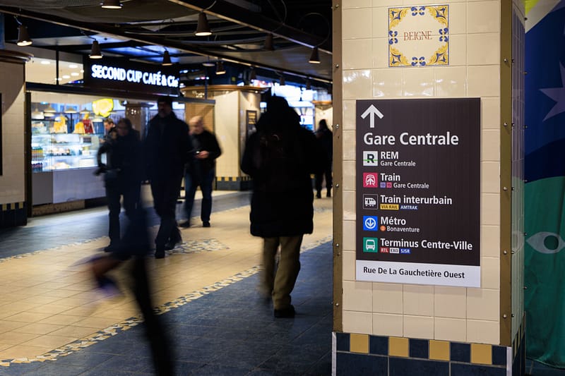 Un étudiant Corrige à Nouveau La Signalisation Autour Du Rem