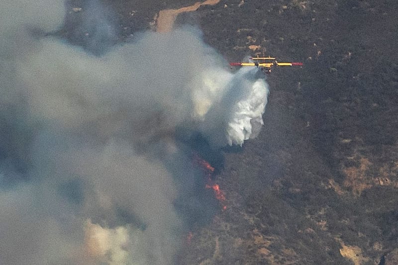 Incendie Au Nord De Los angeles | Les Pompiers Progressent