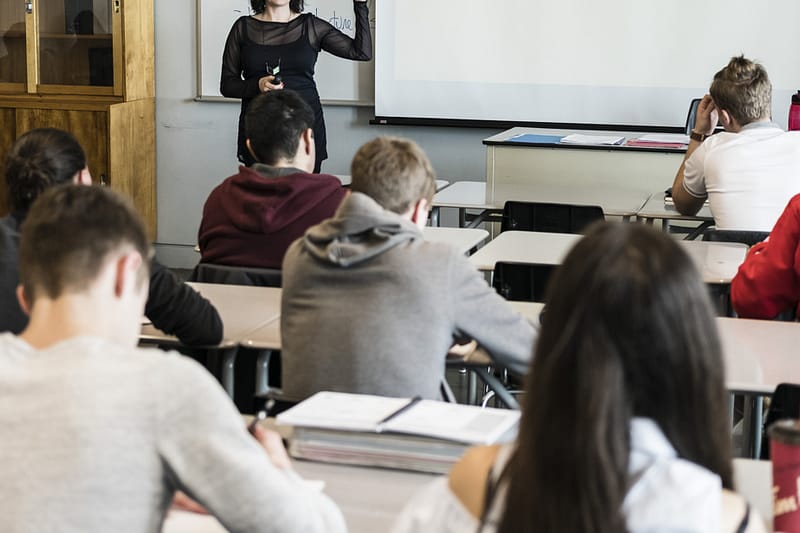 Cégeps Et Universités | L’ia Bouscule La vie En classe