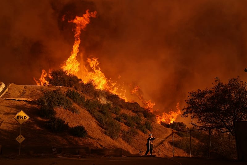 Incendies Dans La Région De Los angeles | Trump Dénonce L’« incompétence » Des Dirigeants